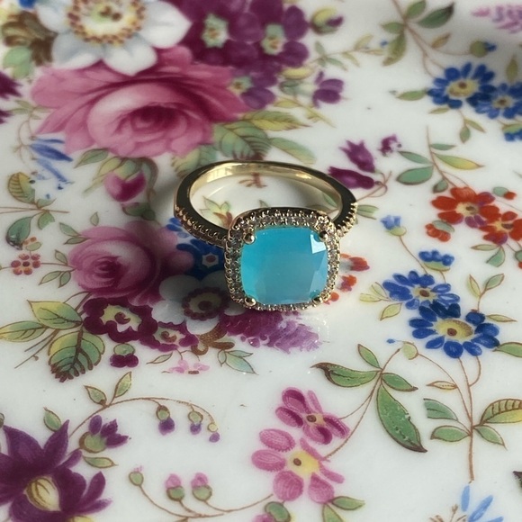 GOLD Tone And Blue Accent Ring - Picture 15 of 16